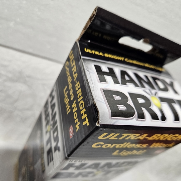 Handy Brite Cordless Work Light - Picture 2 of 4